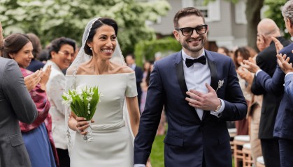 索罗斯之子与希拉里贴身幕僚结婚,94岁索罗斯提前一天举办祝福仪式