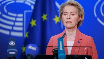 想要反悔不认账?法国指责冯德莱恩“私自签署协议”,遗憾没有更早对美国进行反击