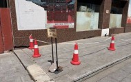 太原一社区办公楼临街外墙瓷砖脱落一年无人修，市民指其存安全隐患，回应：因社区无钱维修致此事搁置至今