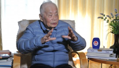 98岁院士何祚庥回忆杨振宁:我在做学生时就听过杨先生大名