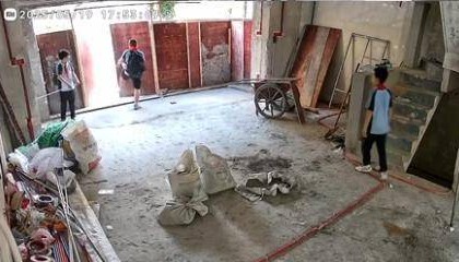 熊孩子闯入别墅搞破坏,业主:家长带孩子道歉,我回赠了试卷