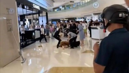 王某(女,36岁)罗某(女,38岁)在万象城互殴