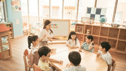 最新统计出炉:幼儿园一年关掉2万所,民办校少了1.5万所