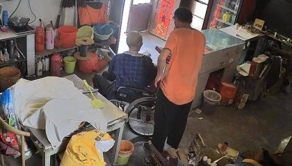 猖狂!江苏徐州近九旬大爷独自守店,男子进来当面盗窃,警方回应