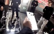 杭州男子打台球以为被对手“做局”，报警请警察“主持公道”……警方到场发现三人涉嫌聚众赌博，将三人全部拘留