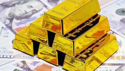 黄金暴跌,是“倒车接人”还是“顶部崩塌”?