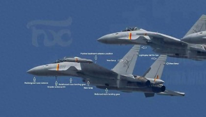 重磅武器震撼登场!歼-15DT弹射型电子战机亮相,祖传的减速板已取消