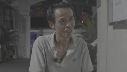 景德镇“鸡排哥”回应只睡四小时:顾客雨中排队,我根本不能算累