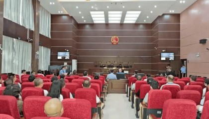 海南省教育厅一干部“收礼”细节曝光:收受动感单车、桌球设施、跑步机