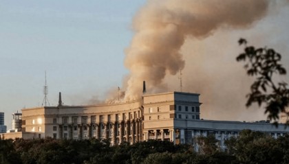 基辅最强防空区,第一次被俄突破,特朗普豁出去了,要搞俄经济?