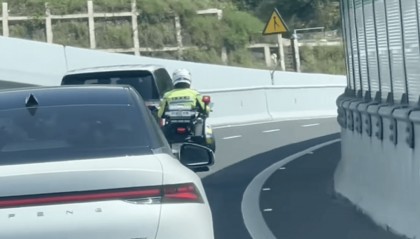 高速上有人吐血不止,意识模糊!深圳交警一举动抢回一条命