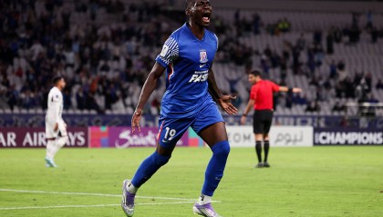 亚冠-阿苏埃破门+伤退路易斯替补建功 上海申花2-0首尔FC
