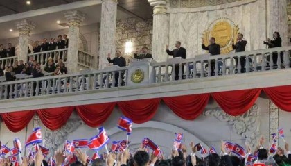 金正恩连续八次深夜阅兵,“大杀器”亮相!