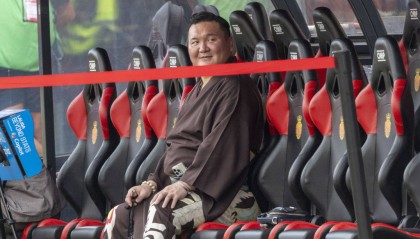 巴萨遭遇平局,皇马强势领跑西甲积分榜