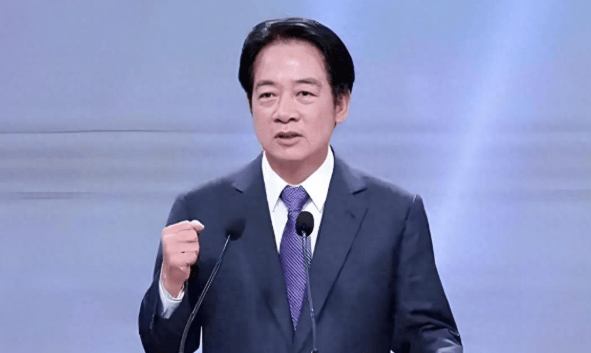 台湾地区罕见一幕，美军少将入岛，赖清德得意洋洋，台海风雨欲来