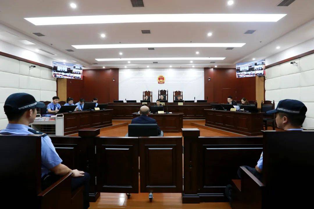 受贿近900万元,贵州铜仁市人大常委会原副主任杨彪受审