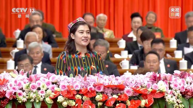 中央代表团赴新疆,有几个细节值得关注