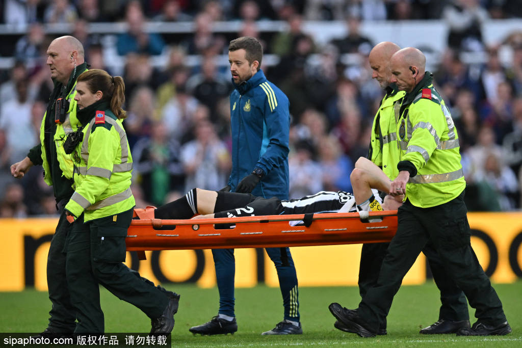 约克雷斯的全能表现:攻防兼备,阿森纳欧冠连胜背后的英雄