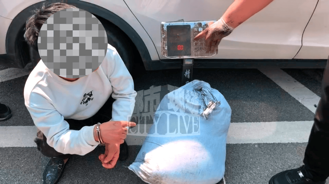 在甘肃白银市一贵金属加工厂盗窃价值800万钯金原料，三名男子在景德镇落网