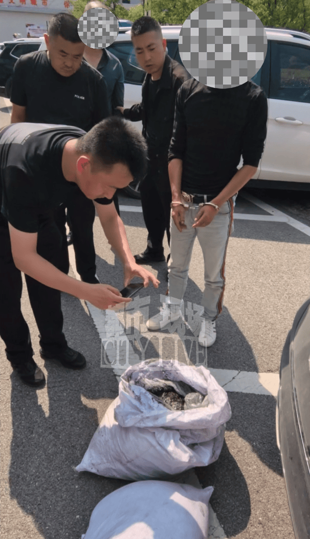 在甘肃白银市一贵金属加工厂盗窃价值800万钯金原料，三名男子在景德镇落网