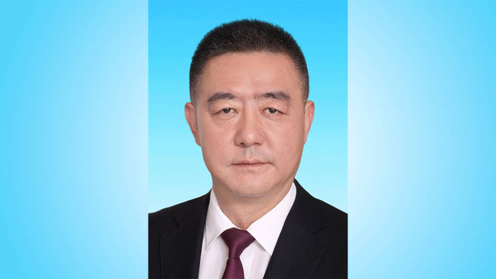 去年出任巴中市委常委、常务副市长的李本勇,已转岗市人大