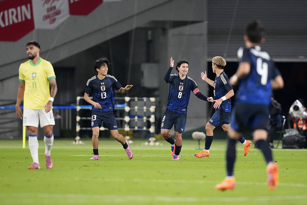 热议日本3-2逆转巴西：隔壁游刃有余 我们连滚带爬