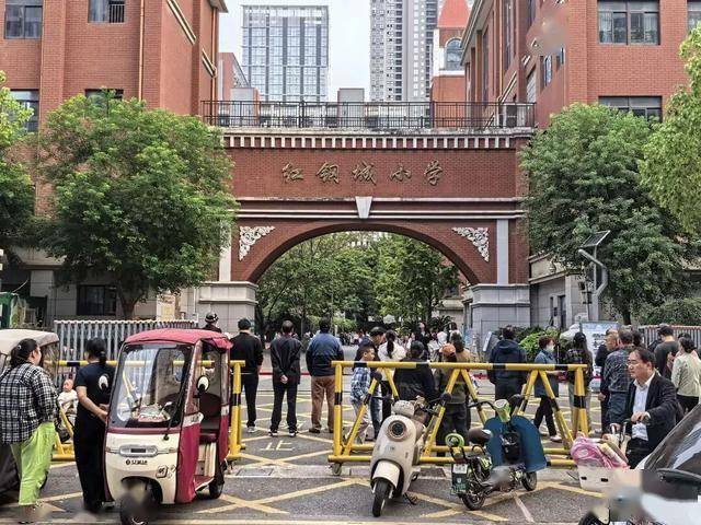 武汉多个小区接连宣布:免费对外开放!