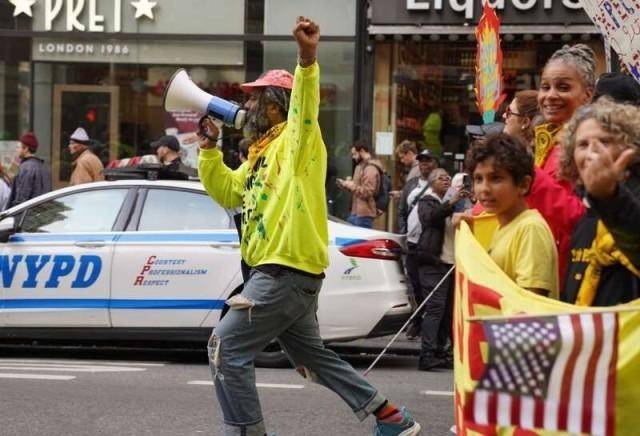 当不成总统了?关键时刻,美国爆发大规模抗议示威,700万人冲上街头,对外释放信号强烈