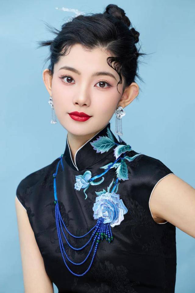 山东日照女孩赵娜获环球小姐中国总冠军