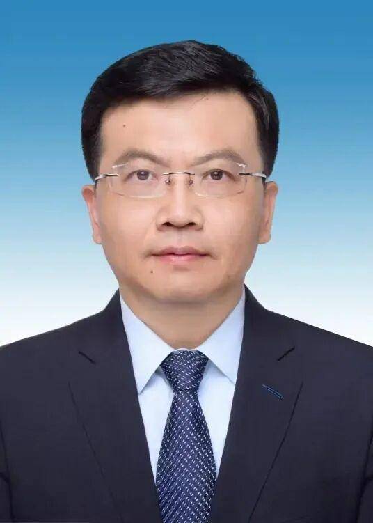 拟任正厅级领导职务的卞成，已任青岛市副市长