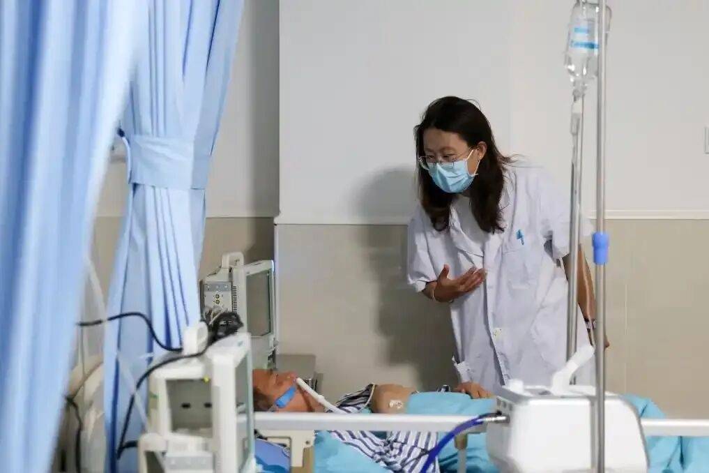 留神峪爆炸瞬间监控公布,井口现冲击波,受伤矿工称“把我们全部扑倒 ”