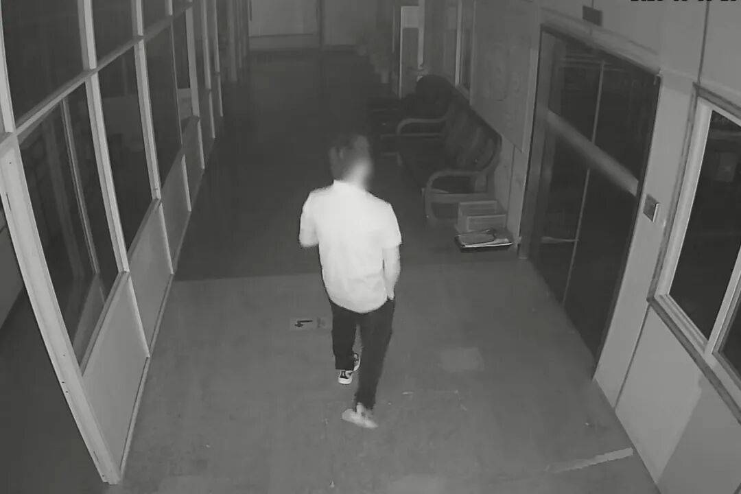 宁波男子离职后白天跑网约车,一到深夜换开妻子的车,连续一周“返岗”原企业车间,累计盗走锡块13.1公斤