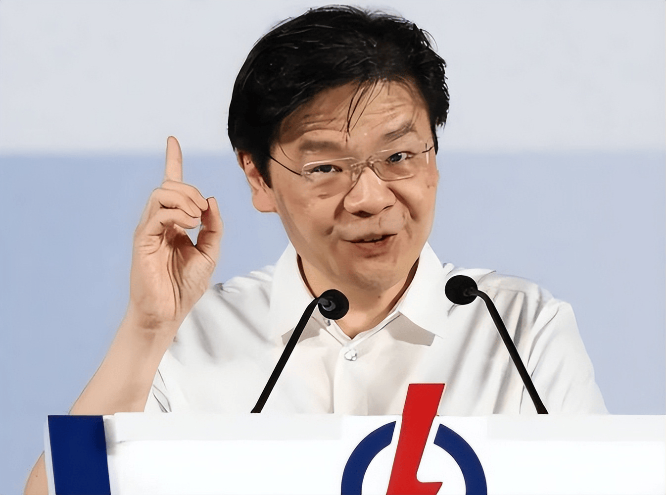 九段线不认了,钓鱼岛也叫日本名了,新加坡到底在打什么算盘?
