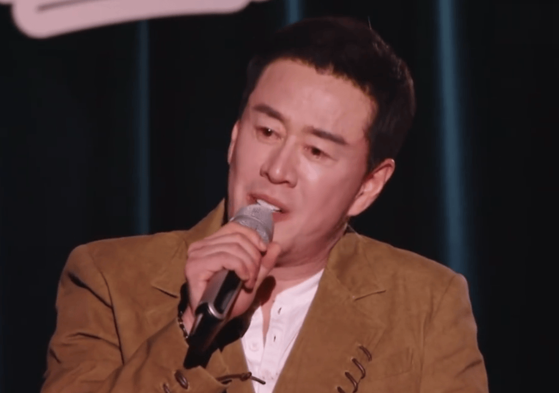 杨坤回应被《歌手》淘汰：为什么不留我多唱几首歌呢