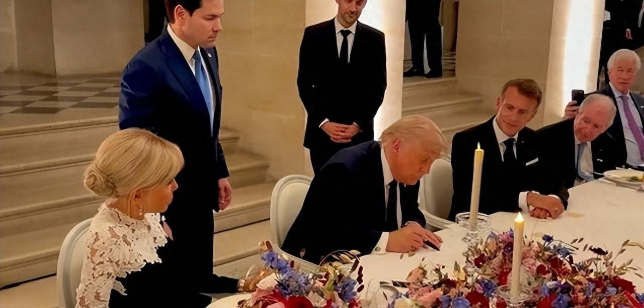 美国专家心态崩了：特朗普千不该万不该，不应该在凡尔赛宫签字
